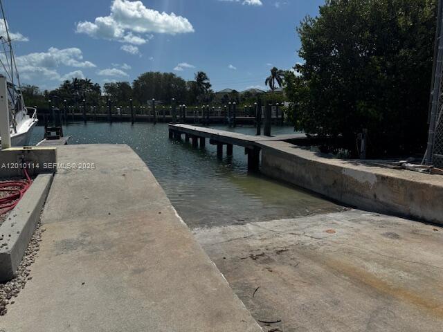MARATHON, FL — photo 4 of 27
