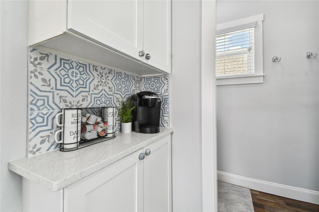 602 1/2 SKINNER BOULEVARD, DUNEDIN, FL — photo 5 of 27