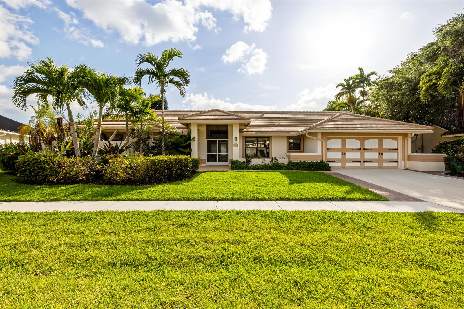1739 Dorchester Place, Wellington FL 33414