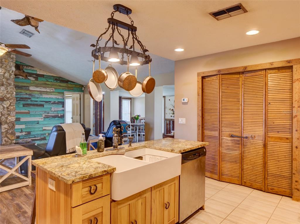 1765 E CR 462, WILDWOOD, FL — photo 5 of 30