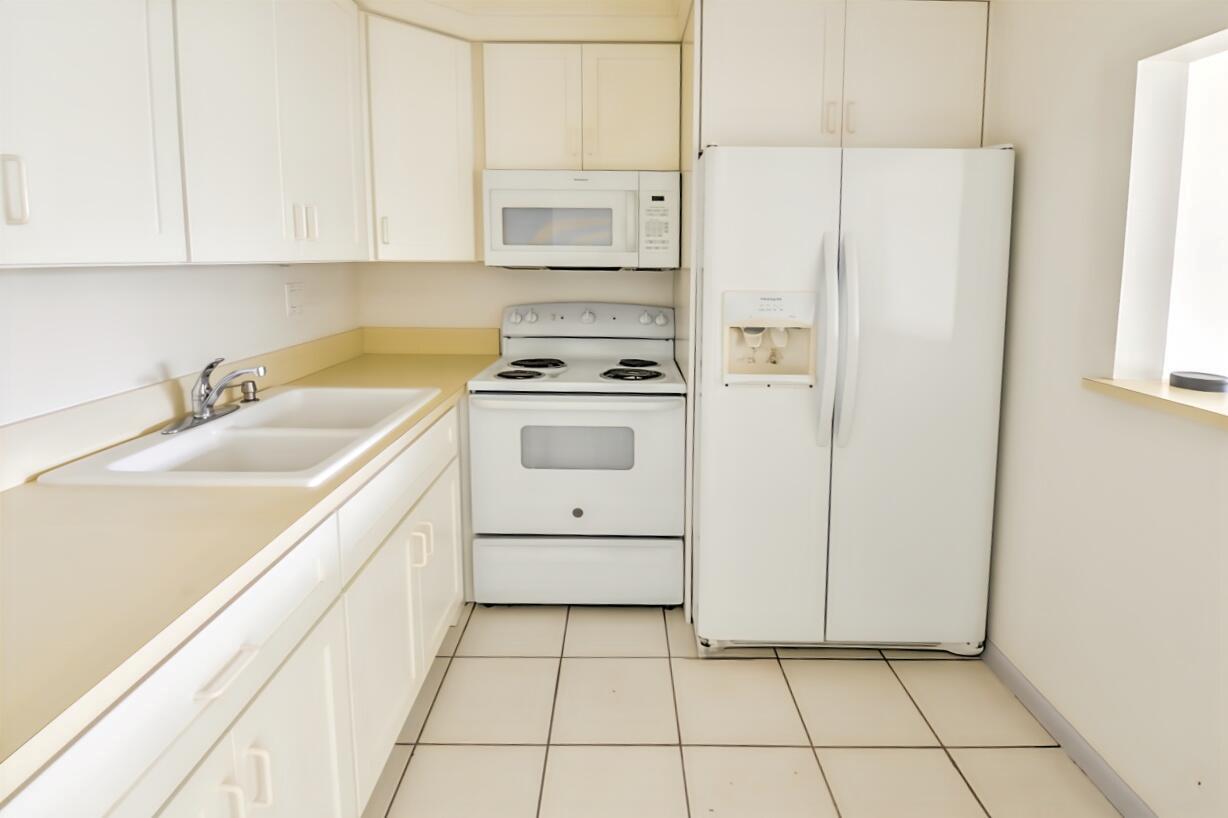 164 Andover G, West Palm Beach FL 33417
