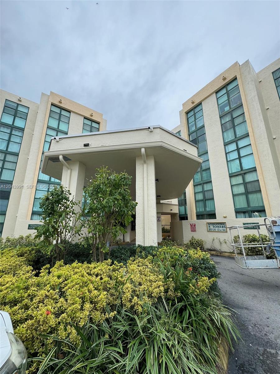2055 SW 122nd Ave # 327, Miami FL 33175