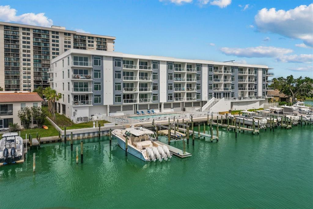 415 ISLAND WAY UNIT 311