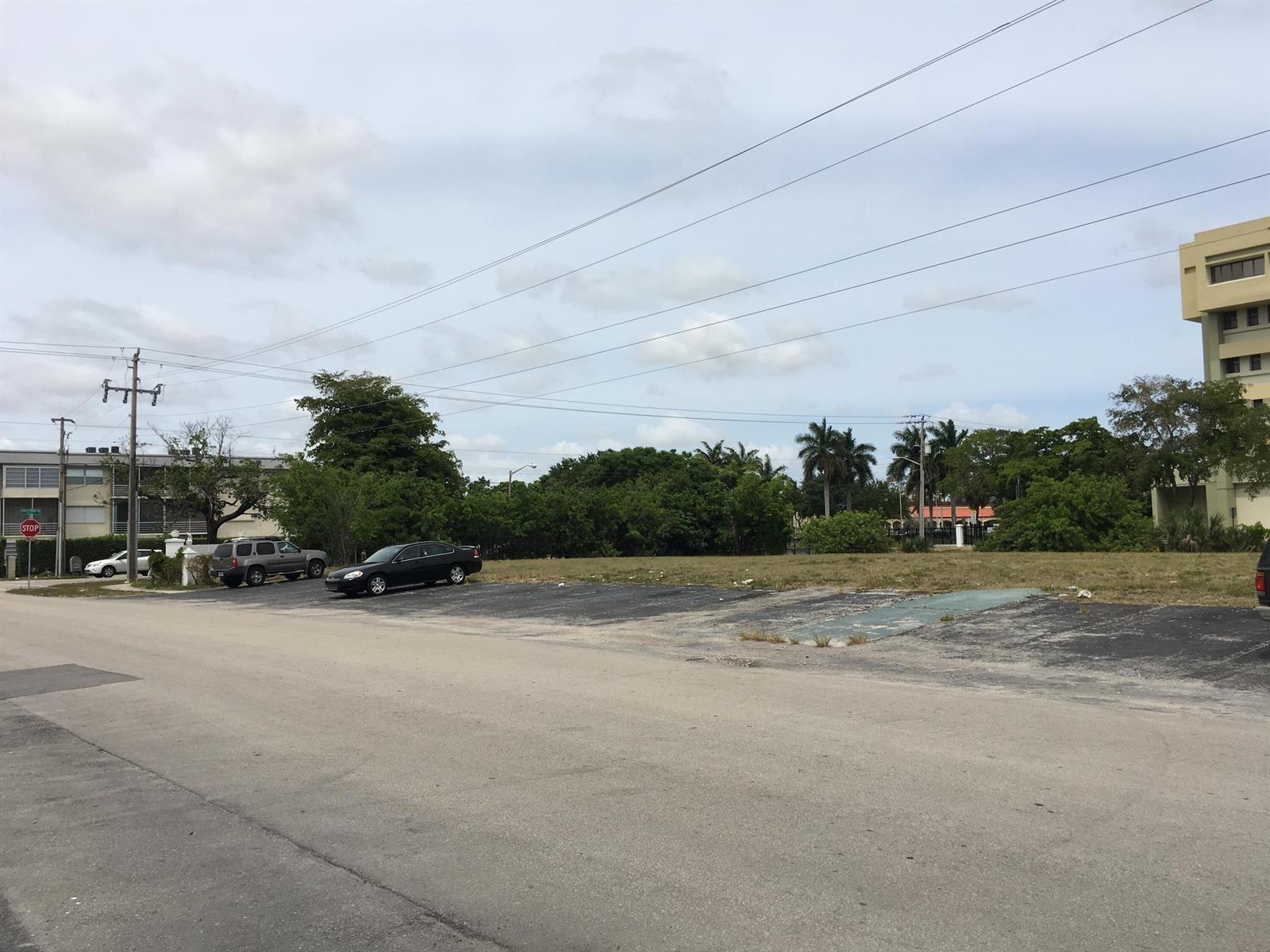 1590 NW 43rd #301 Avenue, Lauderhill FL 33313