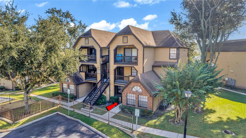 355 LAKEPOINTE DRIVE UNIT 102