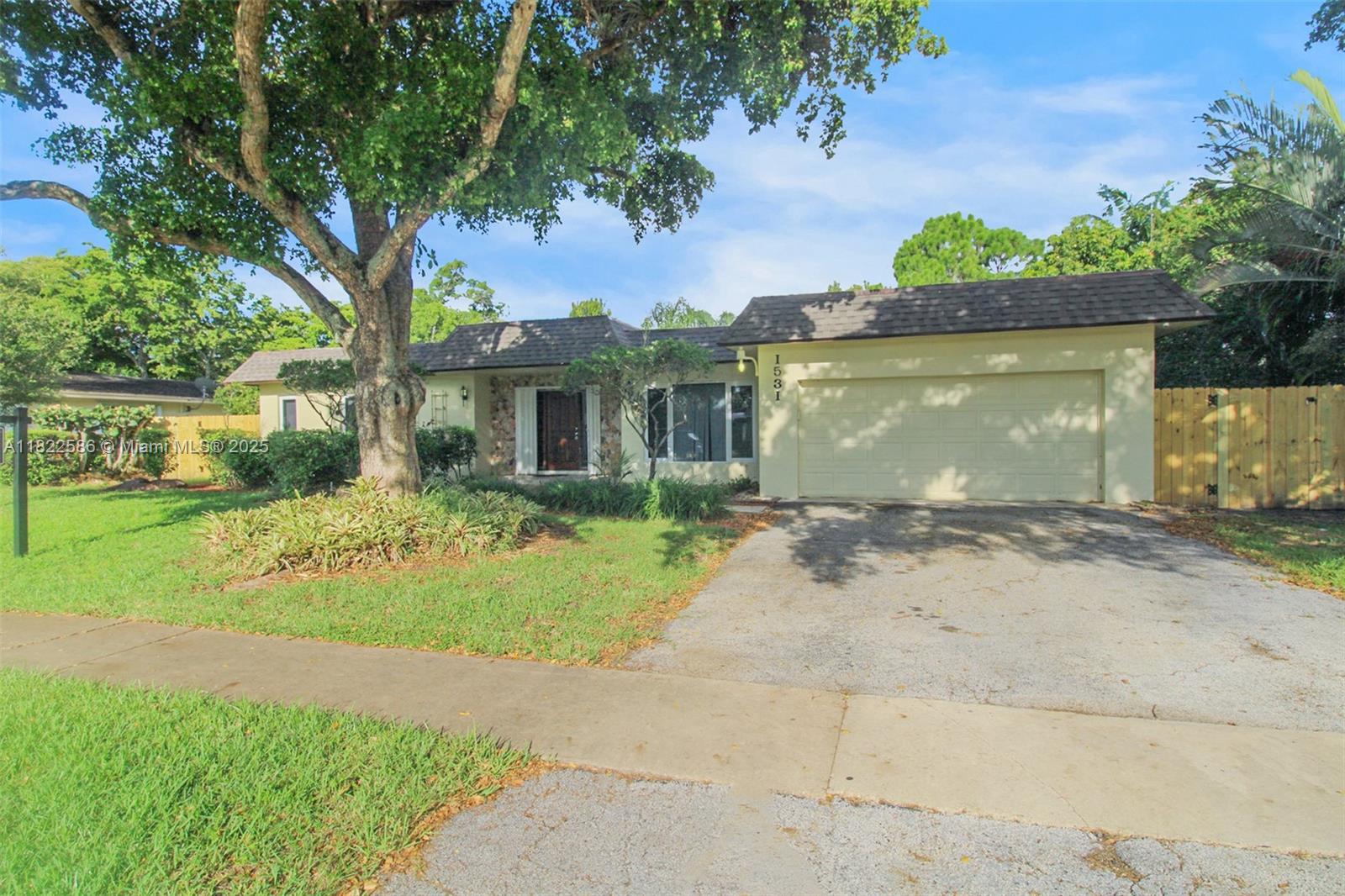 1531 SW 67th Ter, Plantation FL 33317