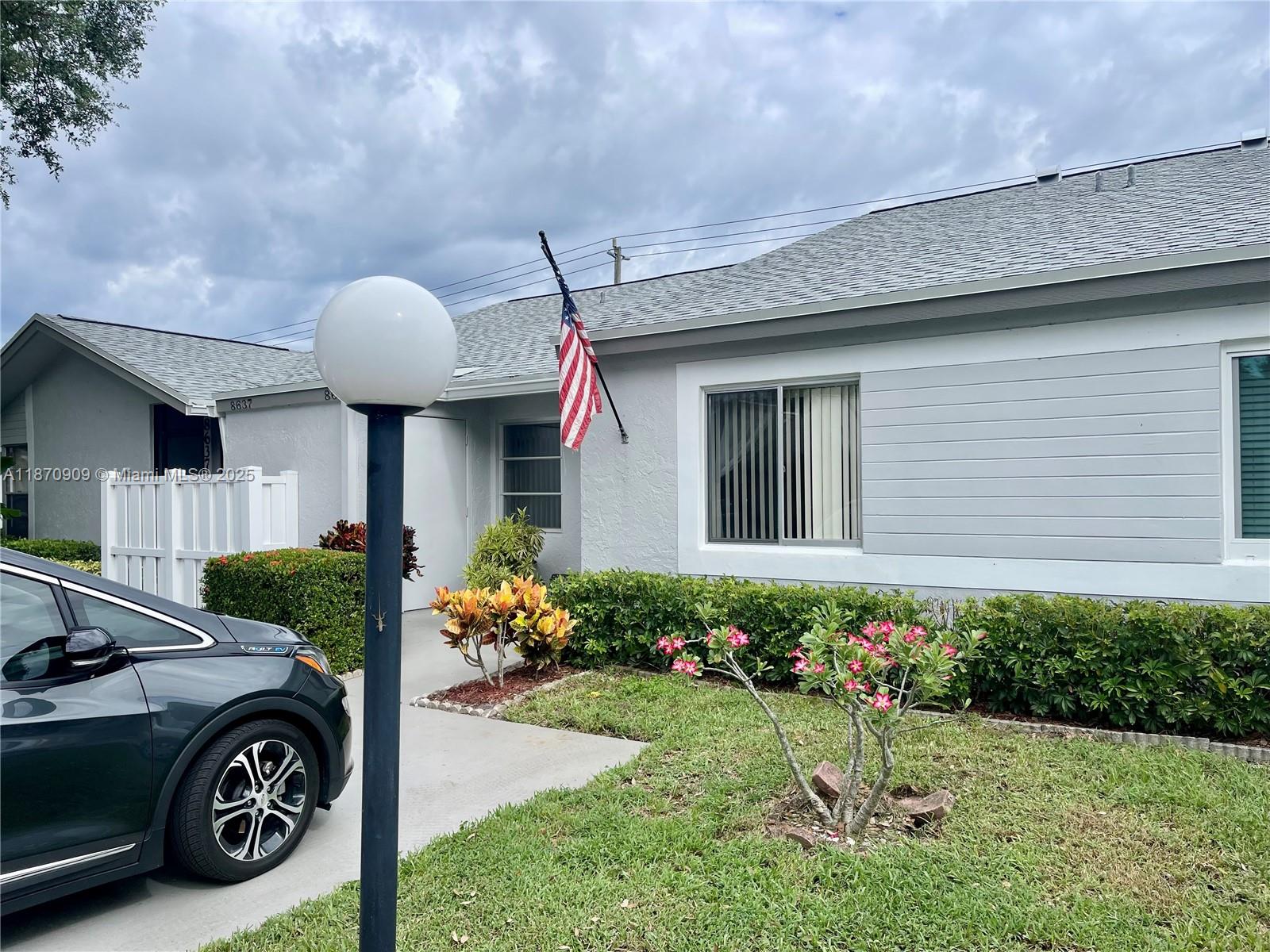 8633 Sunbird Pl, Boca Raton FL 33496