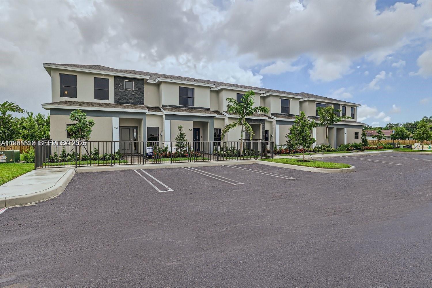 445 NE 1st Dr, Florida City FL 33034