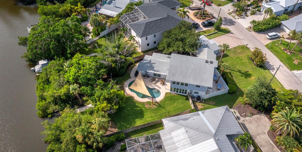 430 ISLAND CIRCLE, SARASOTA, FL — photo 2 of 30