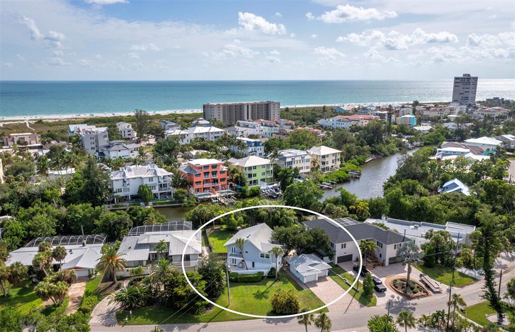 430 ISLAND CIRCLE, SARASOTA, FL — photo 3 of 30