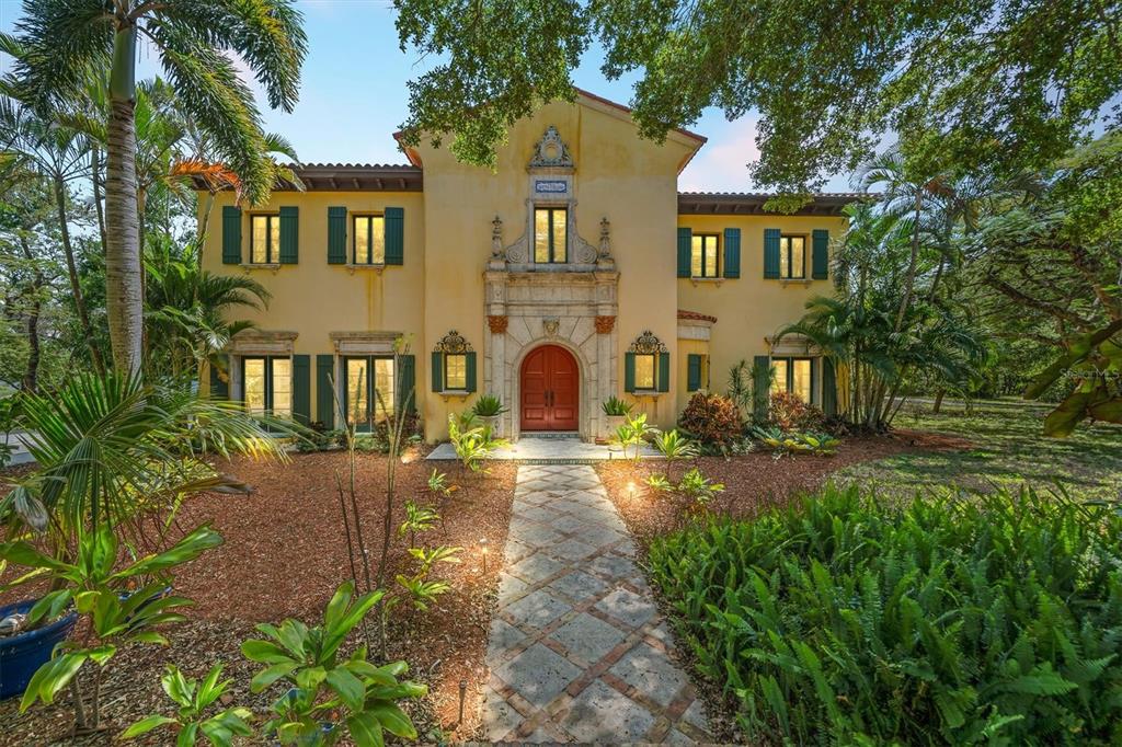 9340 S TROPICAL TRAIL