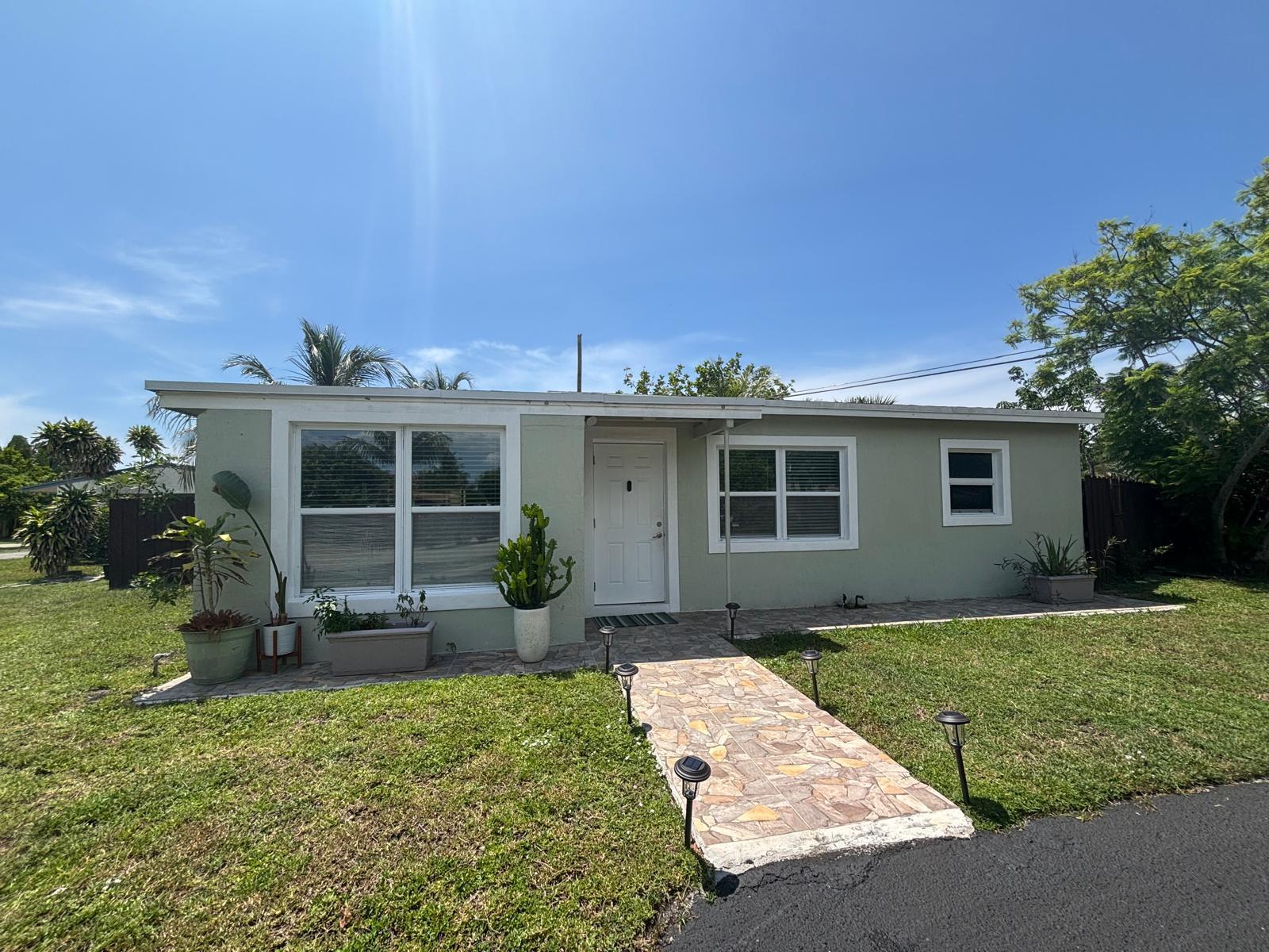 2480 NE 13th Terrace, Pompano Beach FL 33064