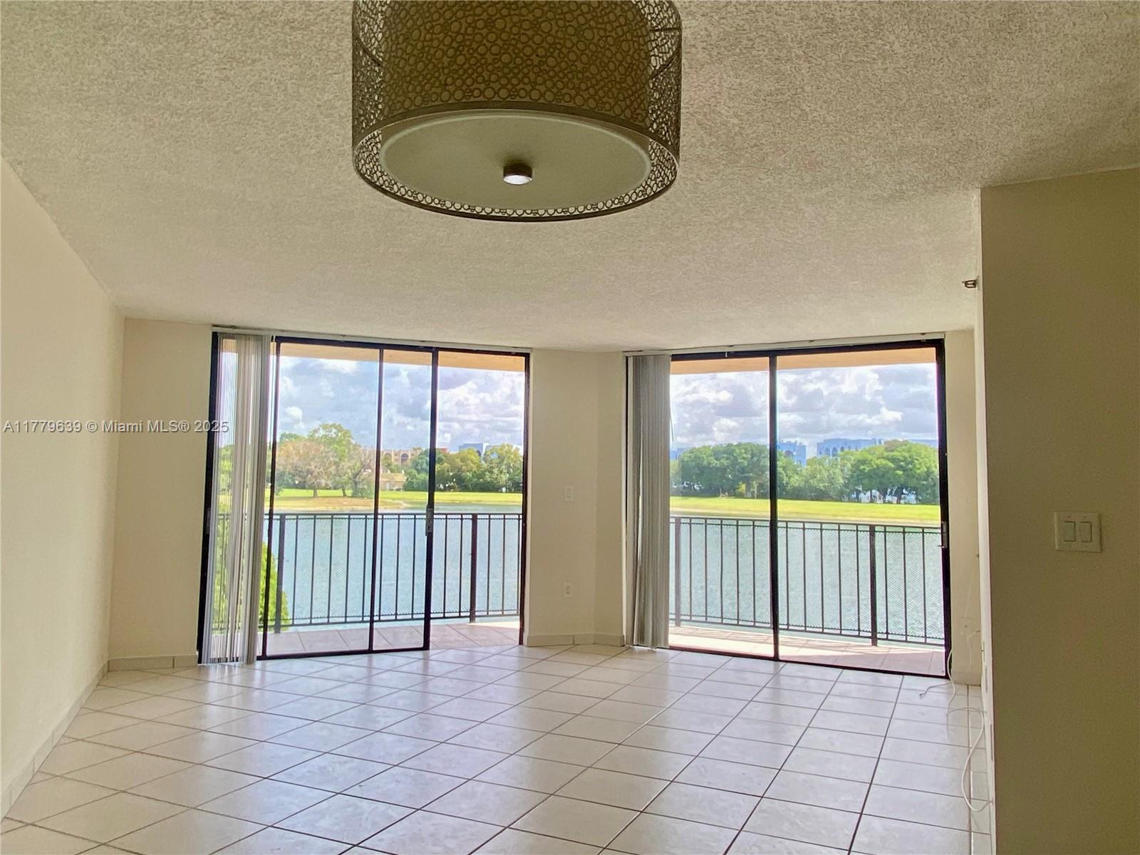 9688 Fontainebleau Blvd # 208, Miami FL 33172