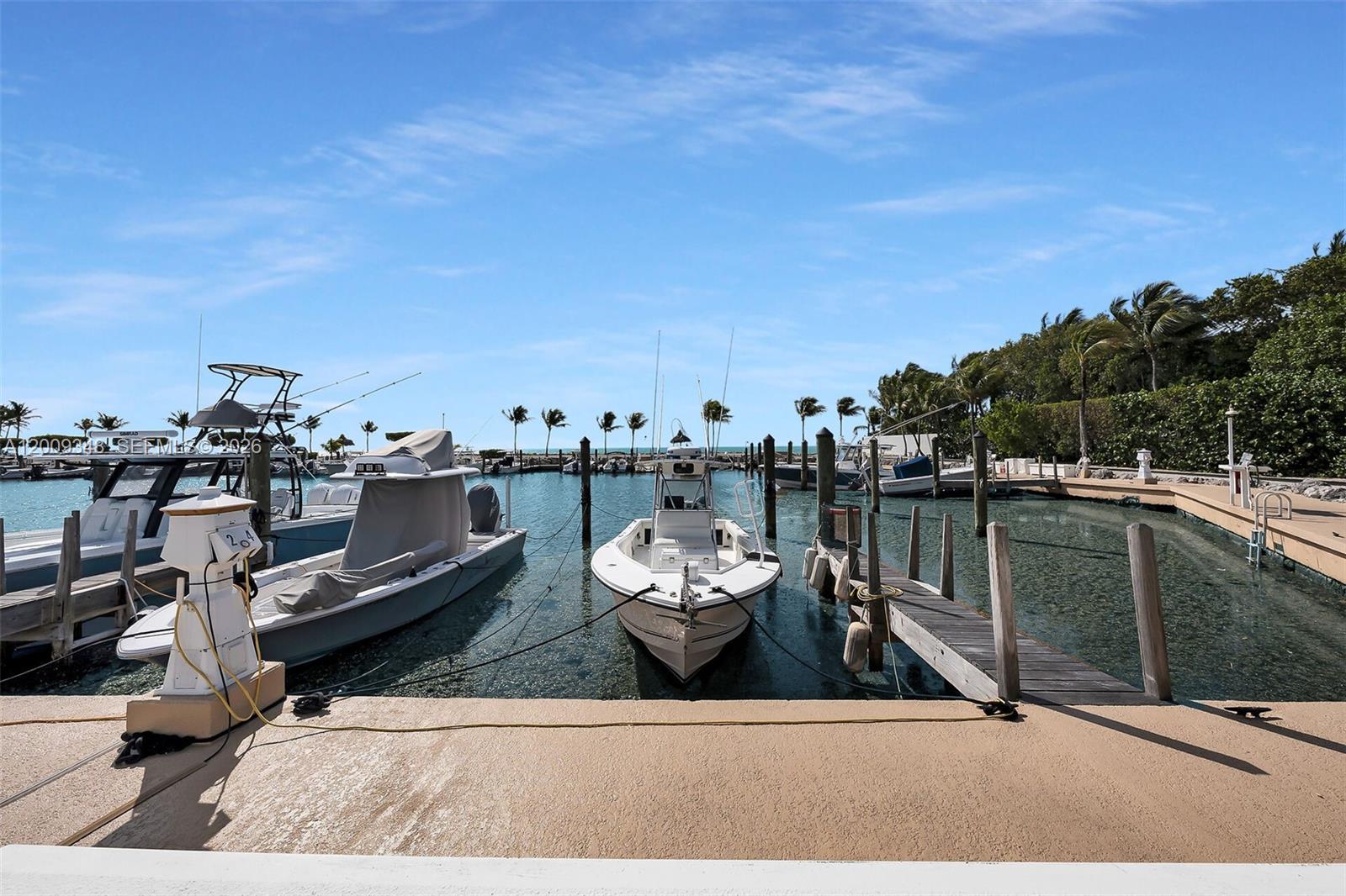 PLANTATION KEY, FL — photo 3 of 30