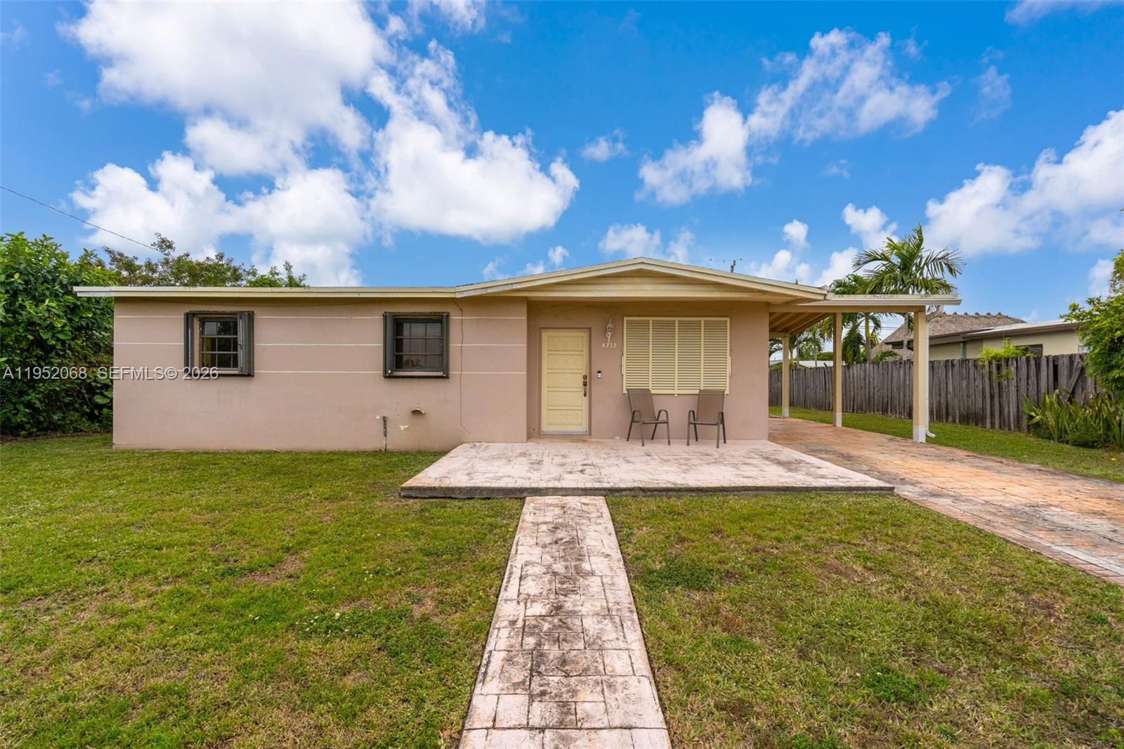 4332 SW 98th Ave, Miami FL 33165