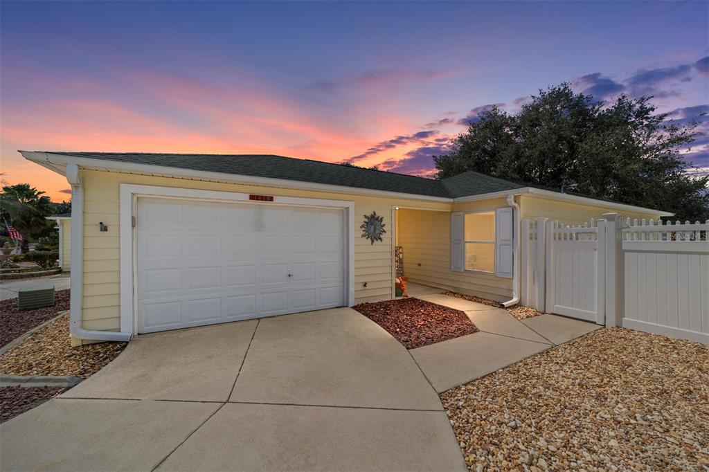 1418 AZTECA LOOP