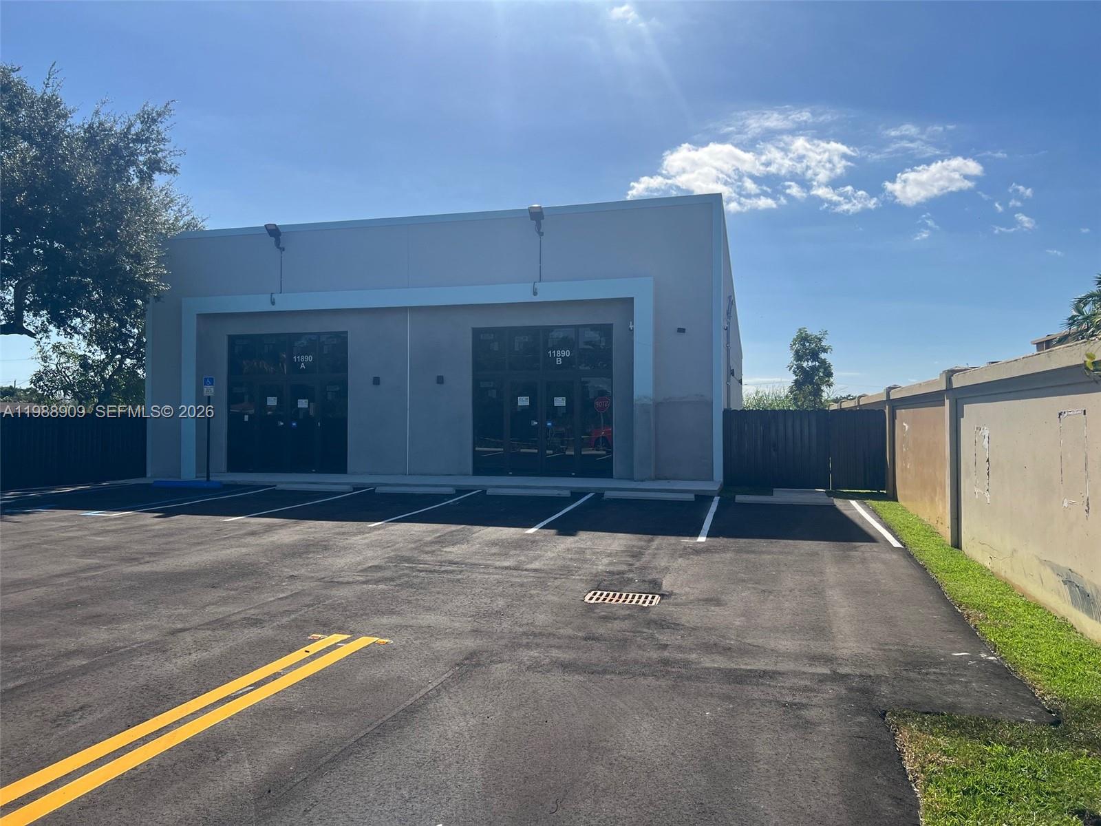 11890 SW 220th St, Miami FL 33170