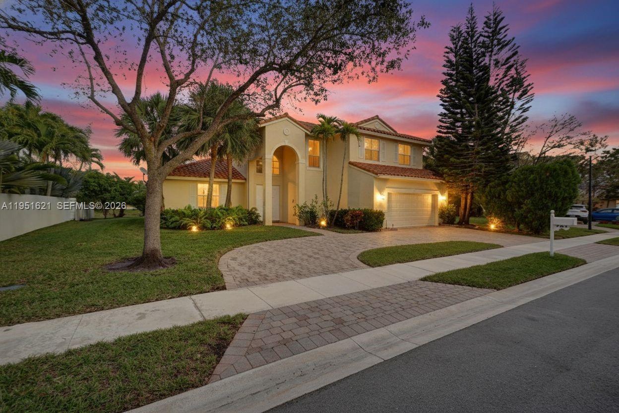751 SW 191st Ave, Pembroke Pines FL 33029
