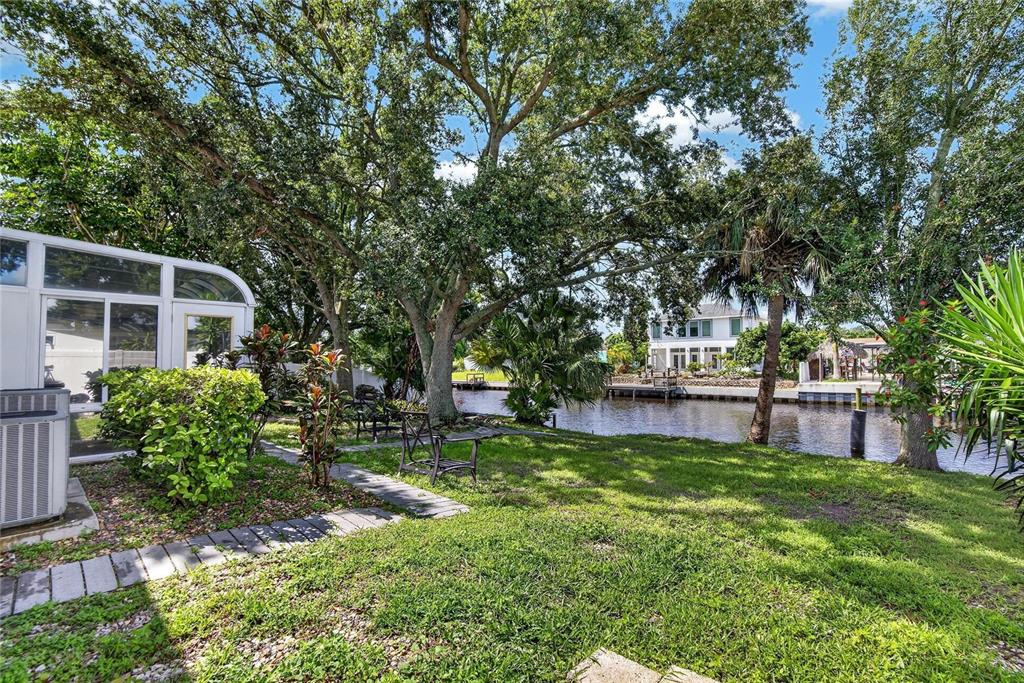 10718 DRUMMOND RD, TAMPA, FL — photo 3 of 30