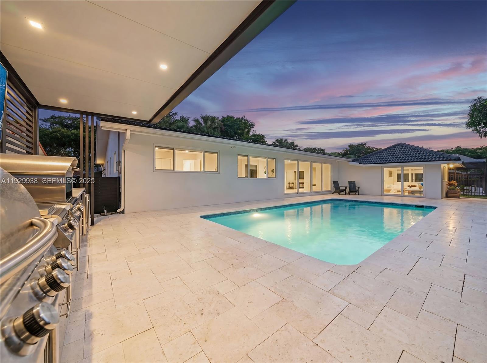 8451 Dundee Ter, Miami Lakes FL 33016