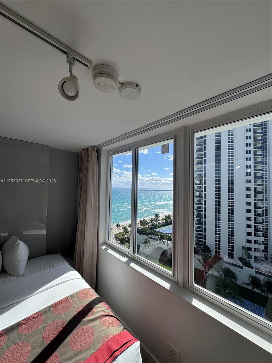 19201 Collins Ave # 1004, Sunny Isles Beach FL 33160