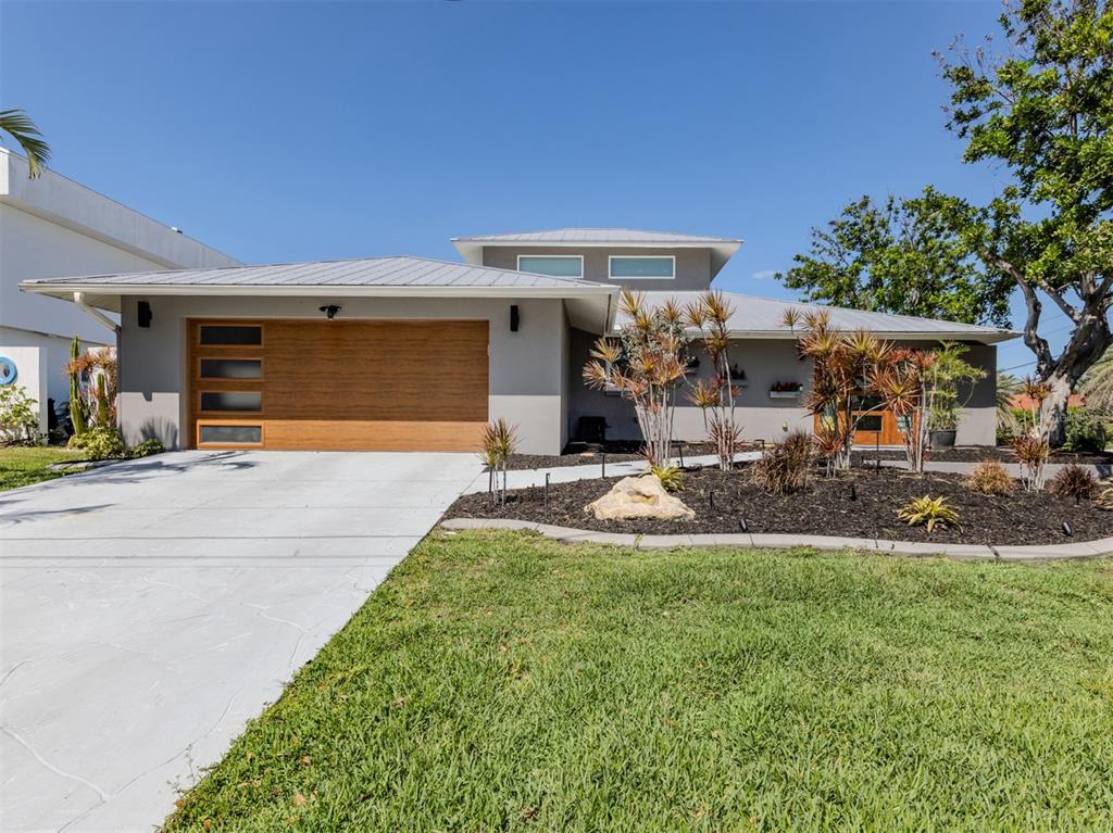 616 GARDENIA DRIVE