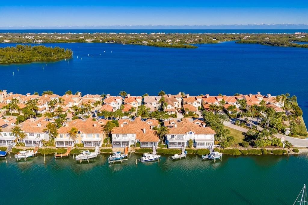 VERO BEACH, FL — photo 4 of 30