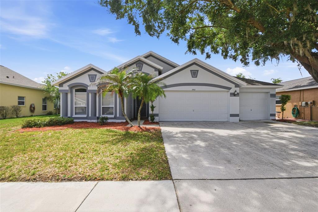 1452 BAYTHORN DRIVE
