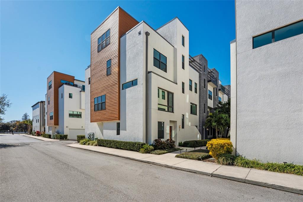 2511 N GRADY AVENUE UNIT 62