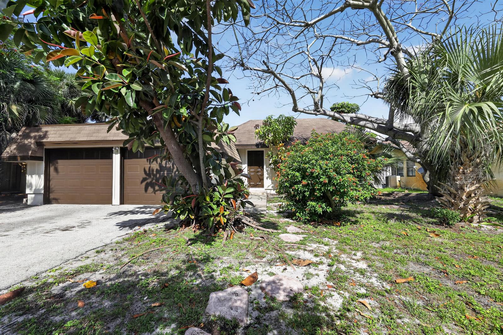 748 Place Chateau, Delray Beach FL 33445