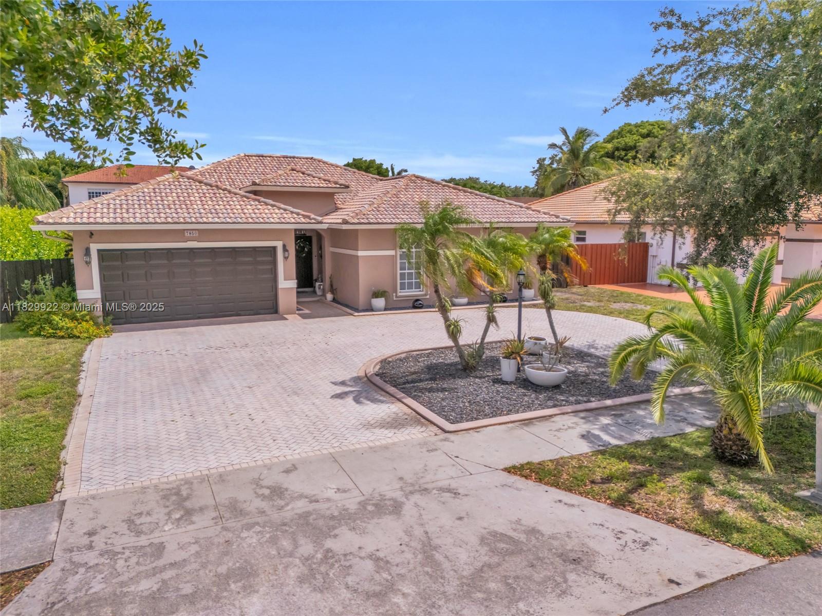 7850 NW 160th Ter, Miami Lakes FL 33016