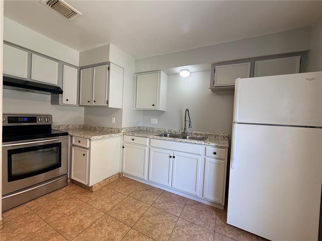 84 E MARBRISA WAY, KISSIMMEE, FL — photo 3 of 9