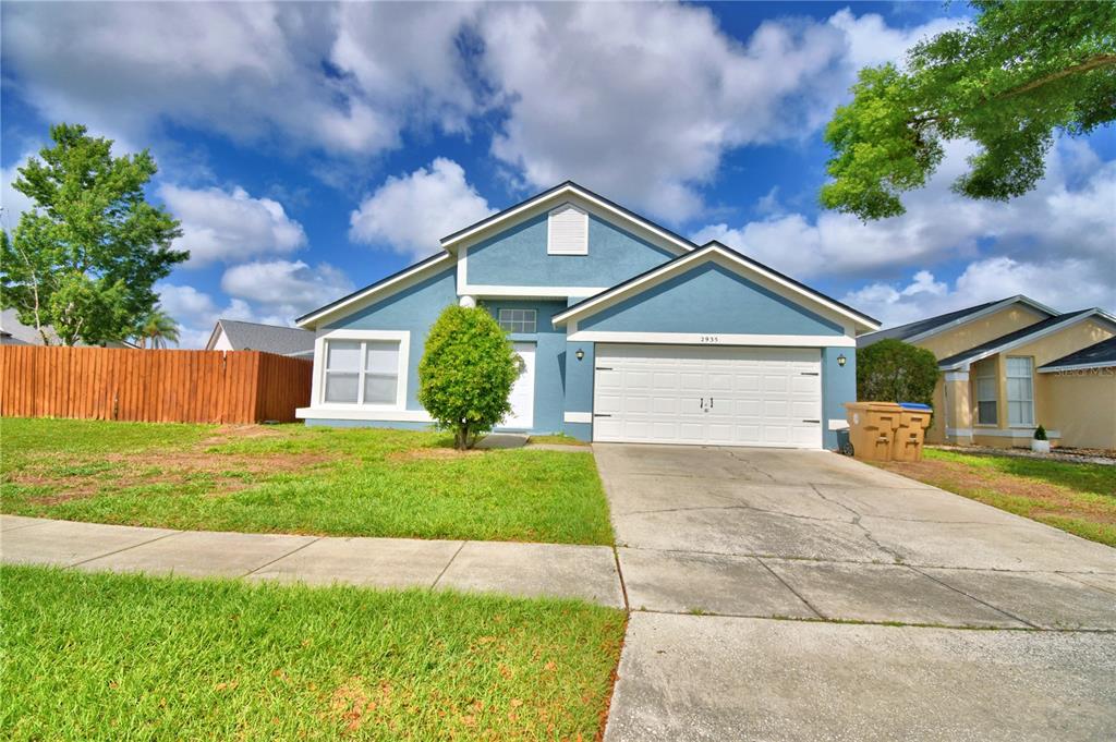 2935 DICKENS CIRCLE, KISSIMMEE, FL — photo 2 of 30