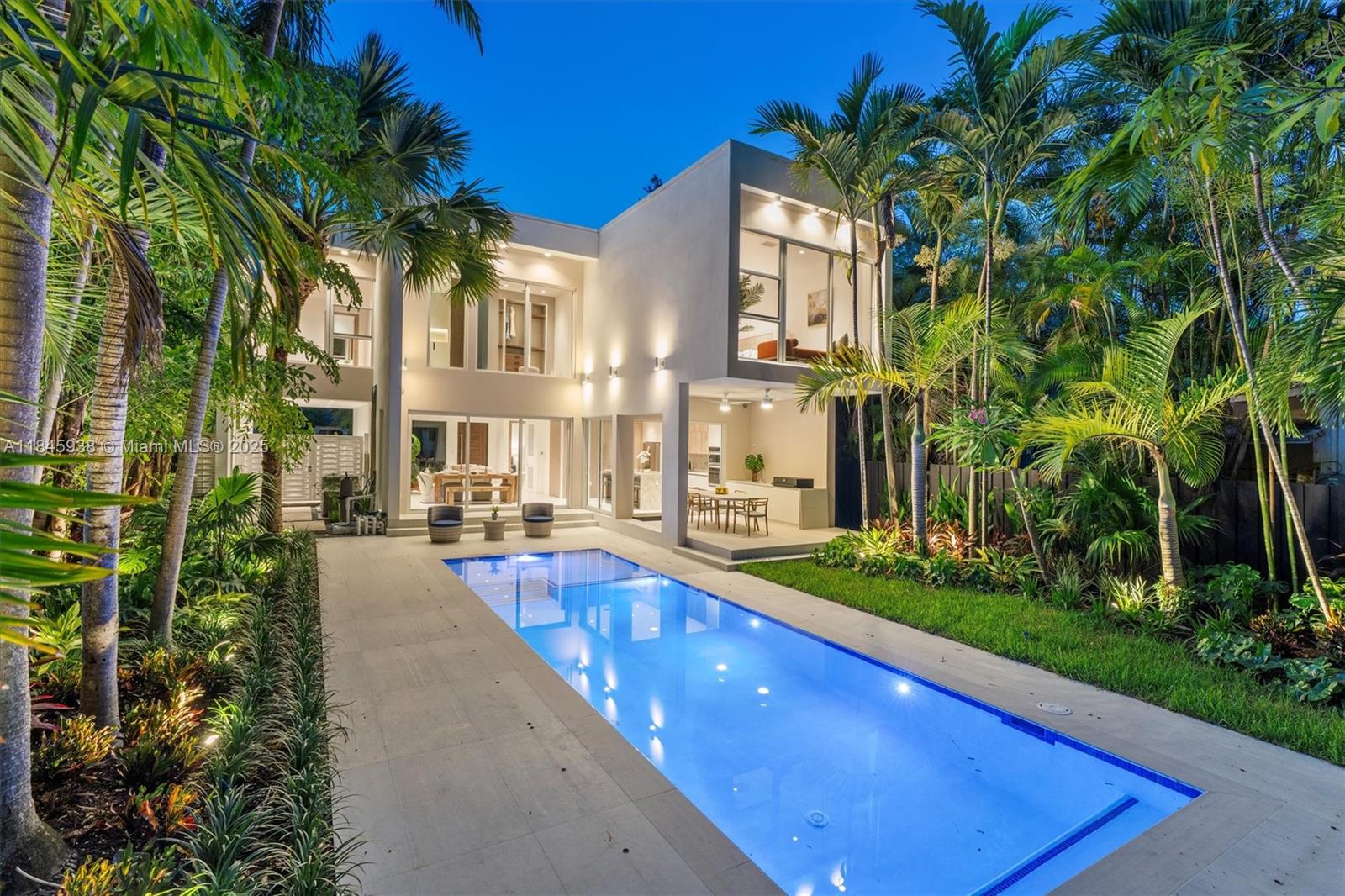 1930 SW 25th St, Miami FL 33133
