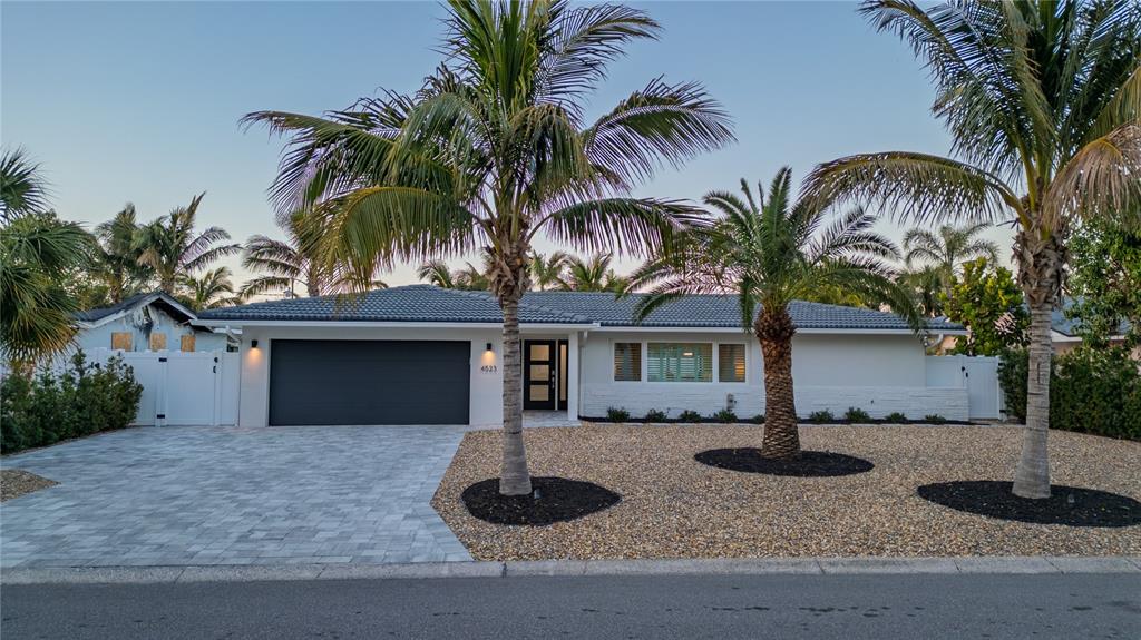 4523 CLEARWATER HARBOR DRIVE S, LARGO, FL — photo 2 of 30