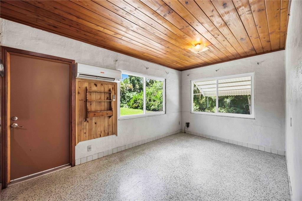 114 LAKEVIEW DRIVE, NOKOMIS, FL — photo 4 of 30