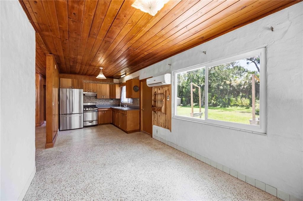 114 LAKEVIEW DRIVE, NOKOMIS, FL — photo 5 of 30