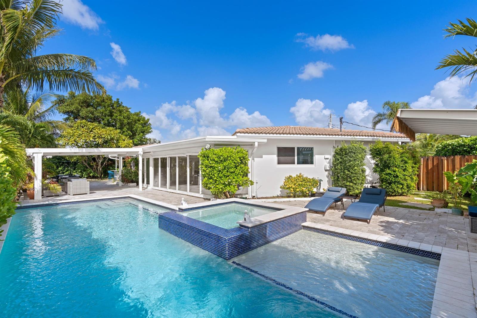 391 SE 7th Avenue, Pompano Beach FL 33060
