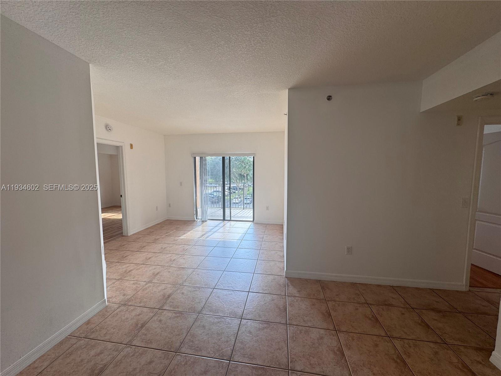 9340 Fontainebleau Blvd # W310, Miami FL 33172