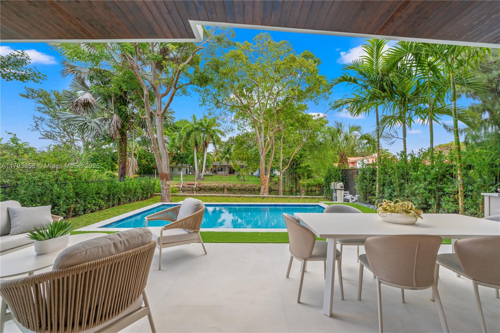 4951 University Dr, Coral Gables FL 33146
