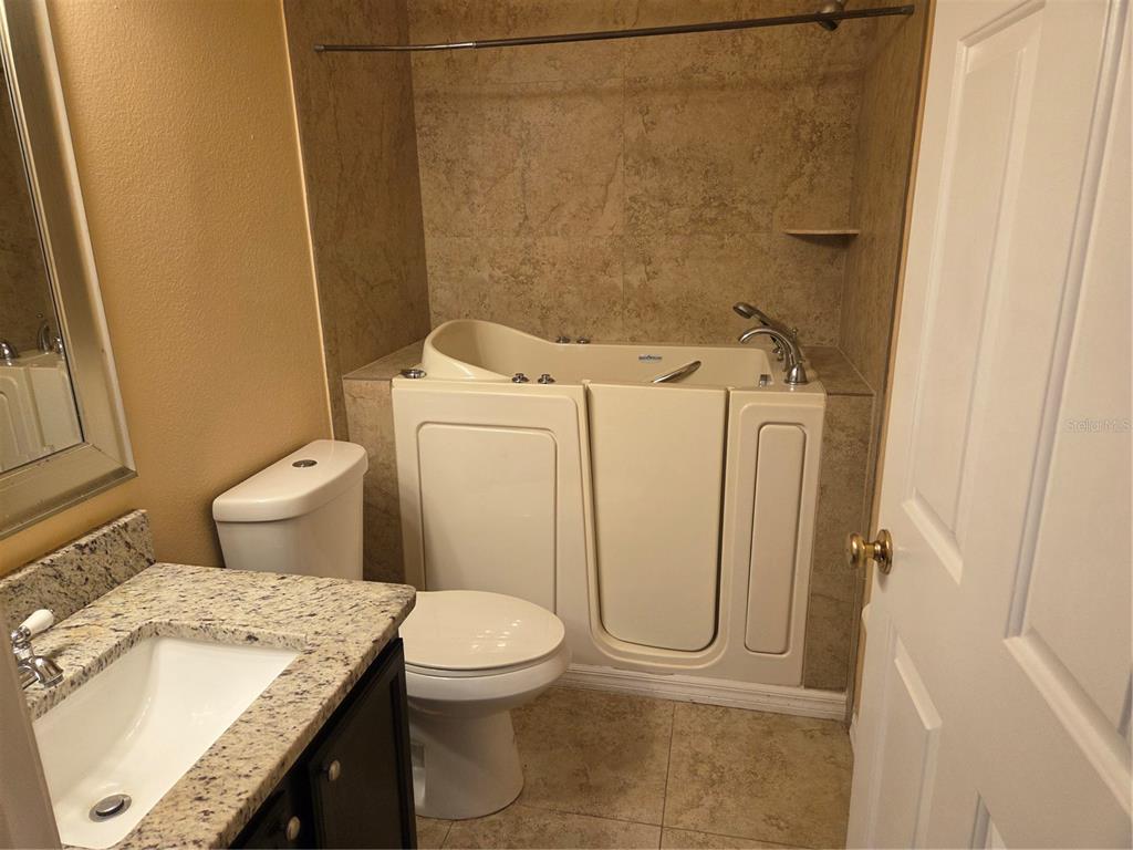 689 EAGLE POINTE SOUTH, KISSIMMEE, FL — photo 2 of 15