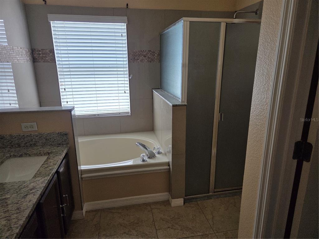 689 EAGLE POINTE SOUTH, KISSIMMEE, FL — photo 4 of 15