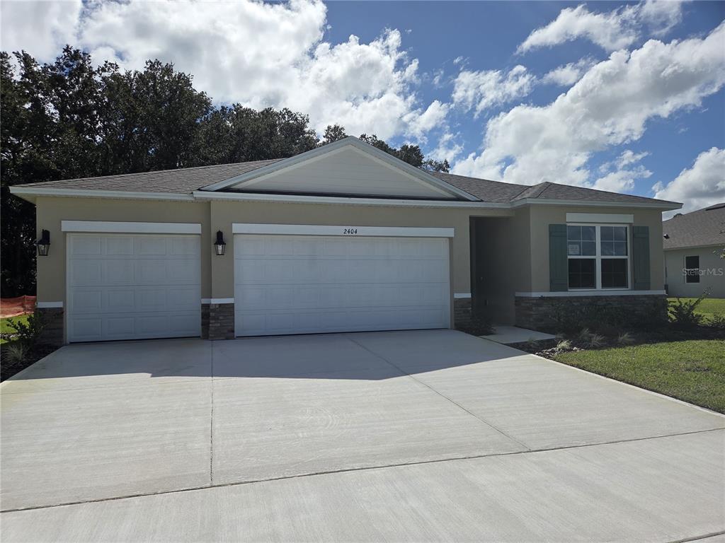 2404 DAWSON COURT