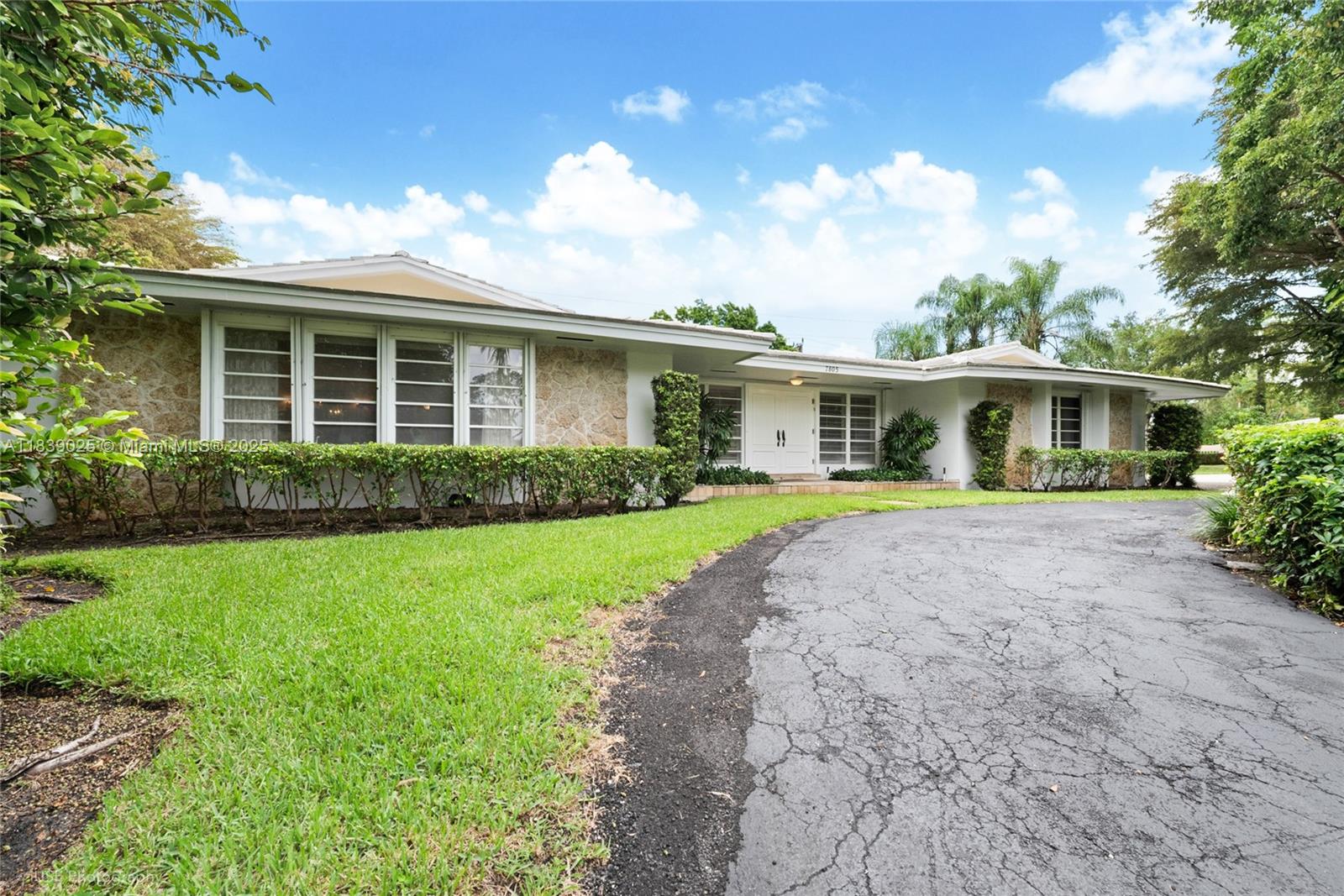 7805 SW 141st St, Palmetto Bay FL 33158