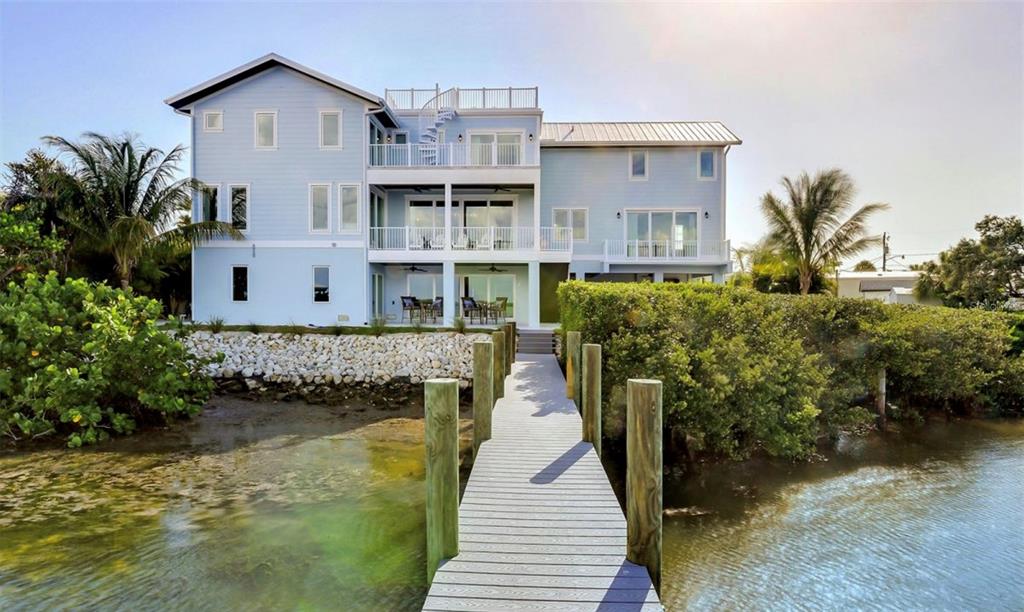 2516 AVENUE A, BRADENTON BEACH, FL — photo 4 of 19