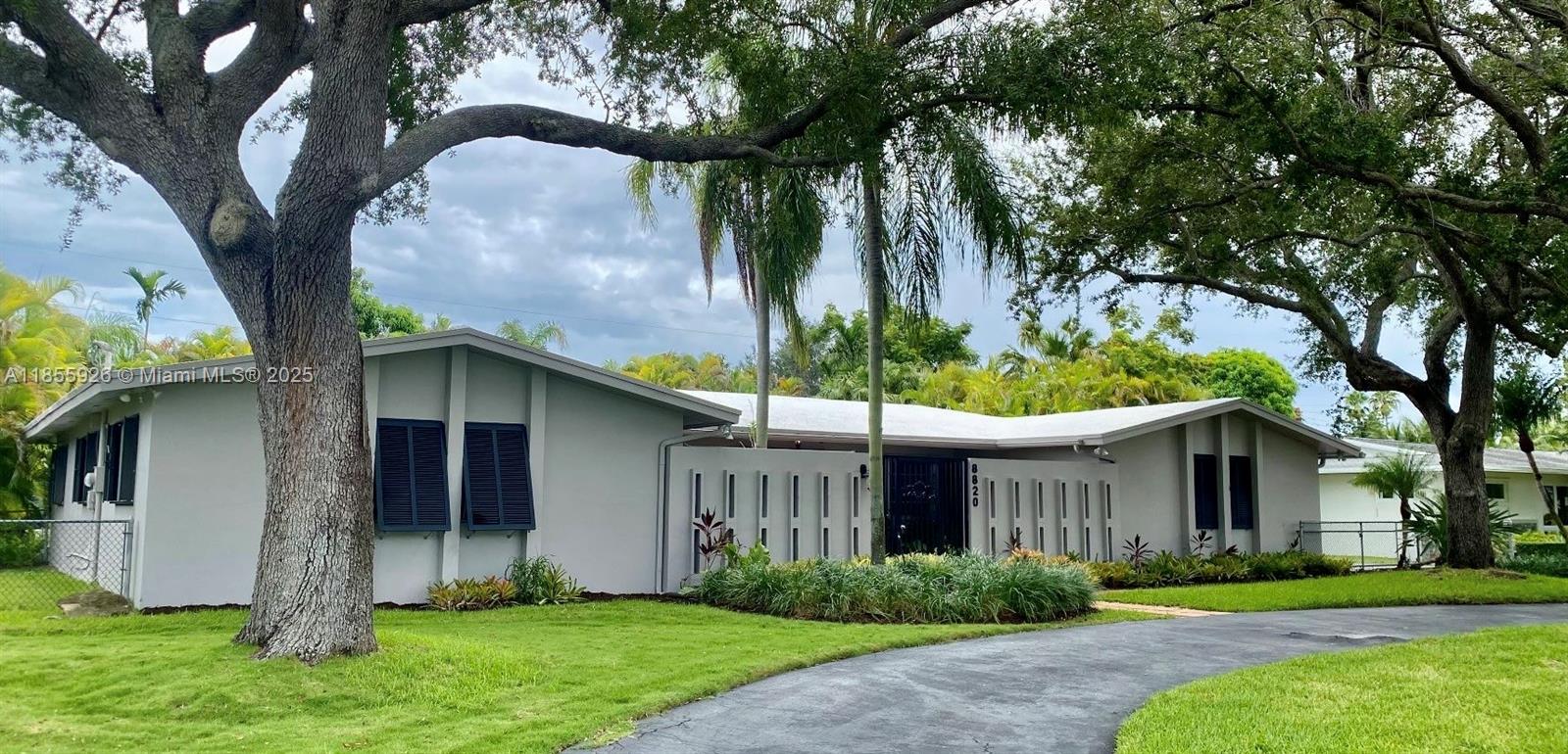 8820 SW 150th St, Palmetto Bay FL 33176