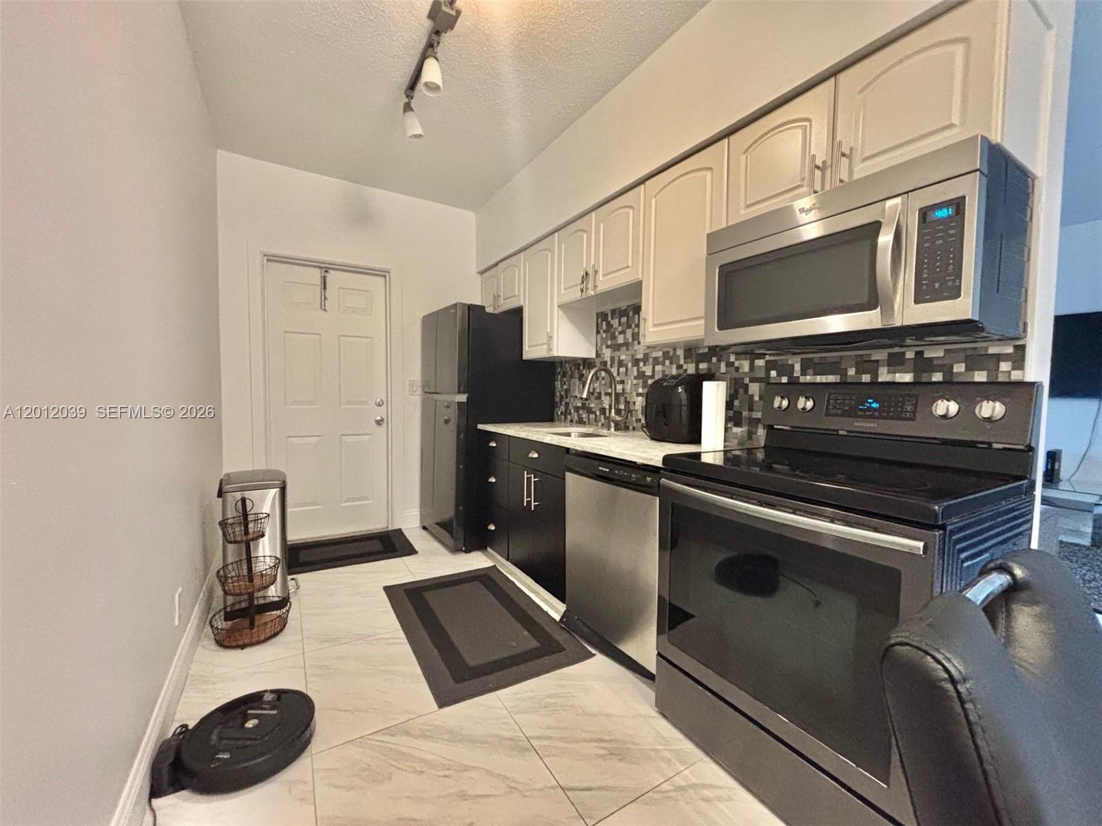 2200 S Ocean Dr # N109, Hollywood FL 33019