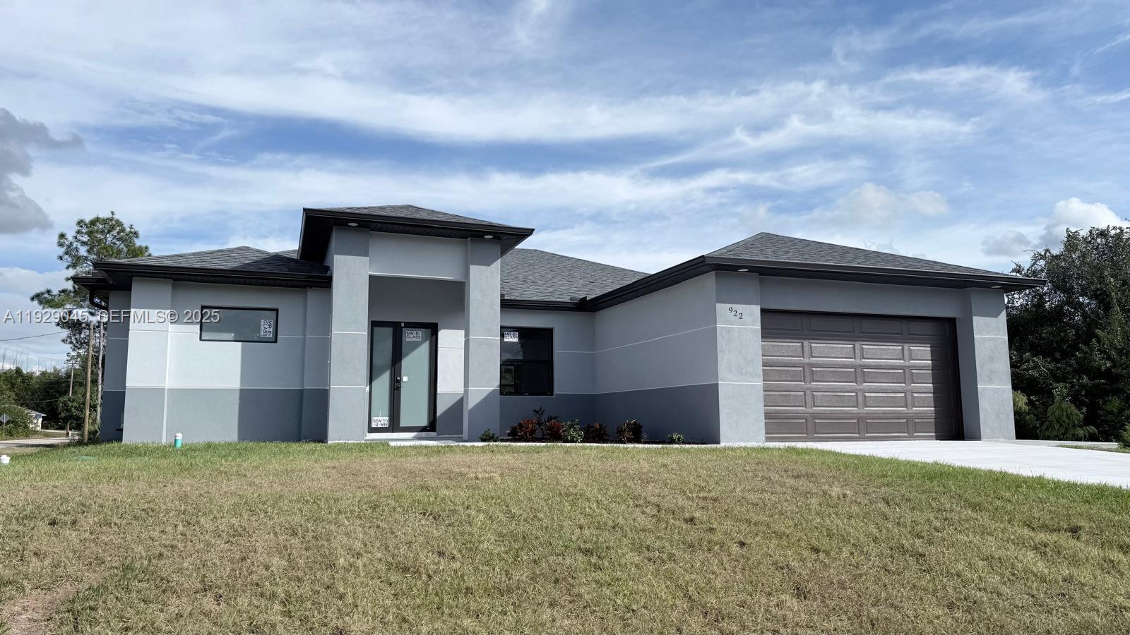 922 RICHMOND AVE N, Lehigh Acres FL 33972