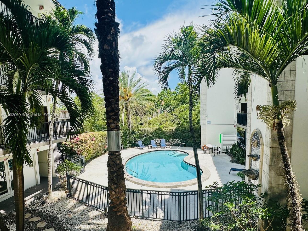 924 SE 2nd St #9, Fort Lauderdale FL 33301