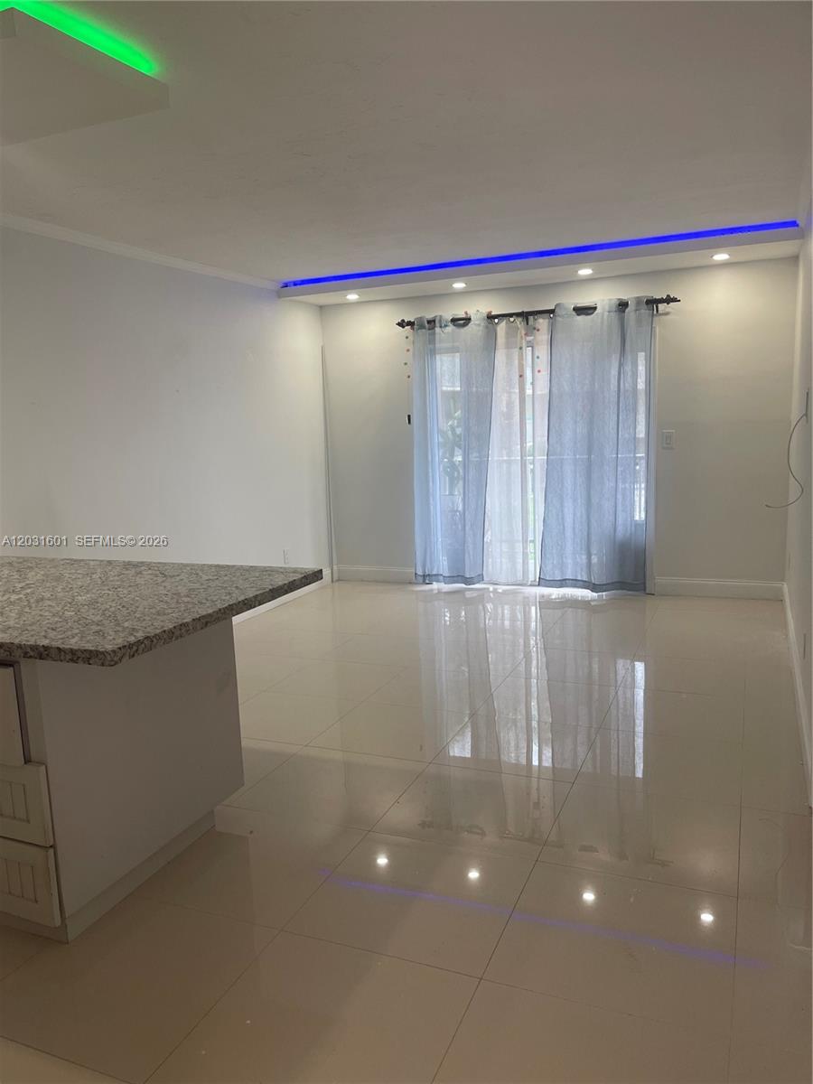 7505 SW 82nd St # 212, Miami FL 33143
